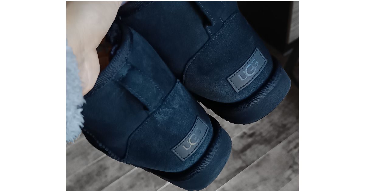 Vyšisované  a vybledlé UGG se skvrnami od soli oprava renovace barvení doma suede renovator 128 black 4